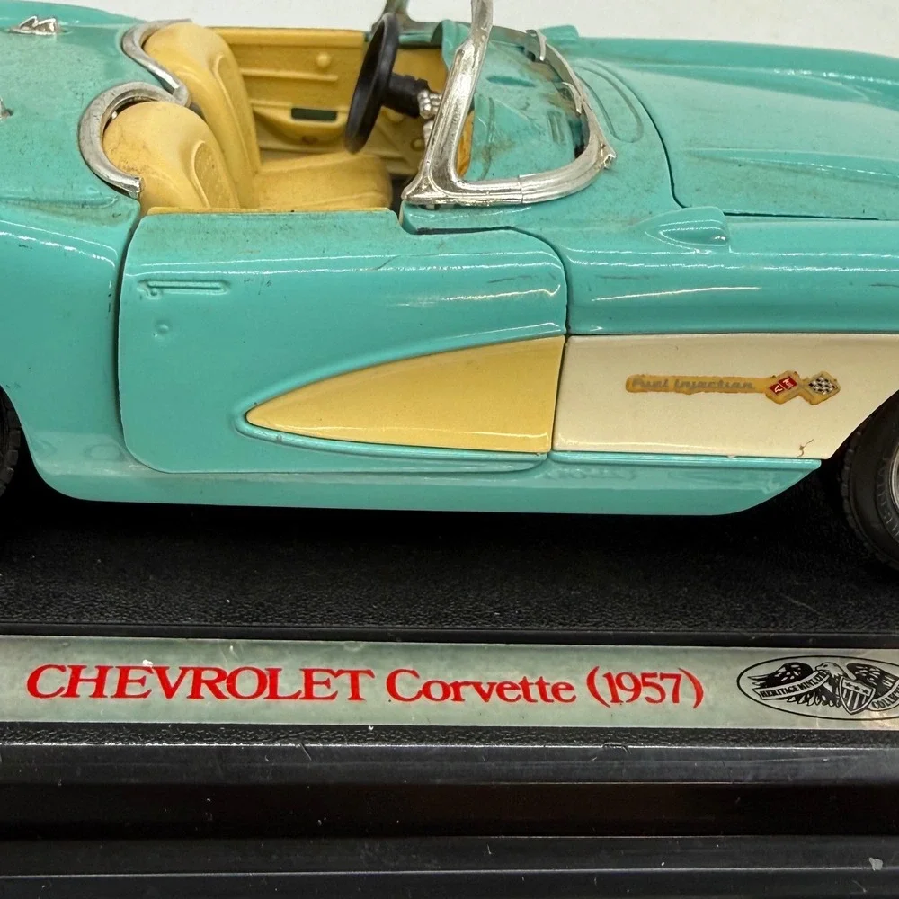 Vintage 1957 Chevrolet Corvette Diecast Model Car 1:18 Teal Fuel Injection